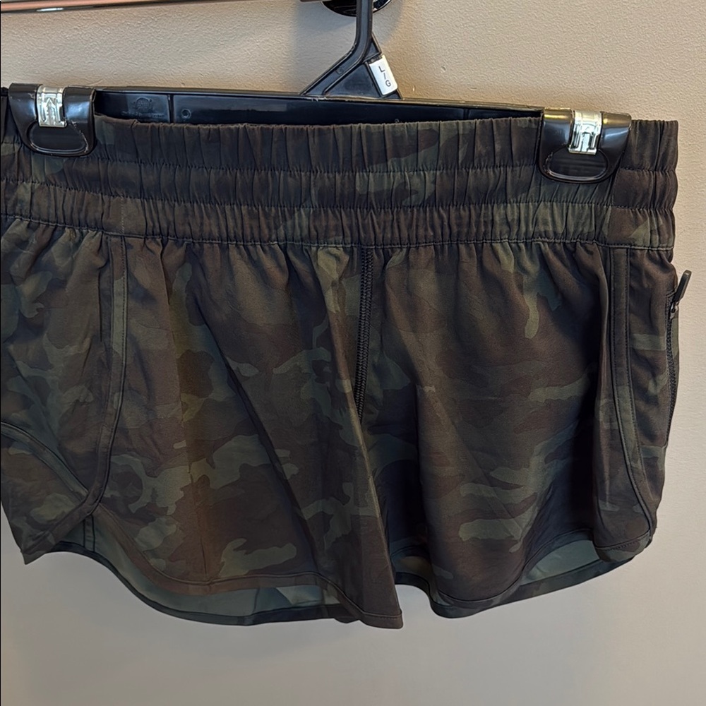 Lululemon Tracker Short 4” Camo Green